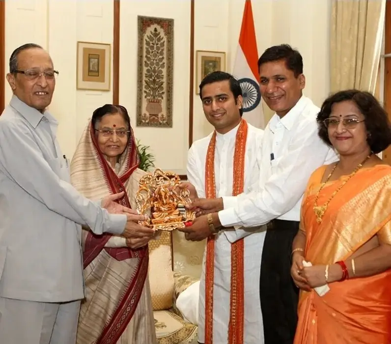 Dr. Neelam Agarwal honoured by Pratibha Patil, President of India